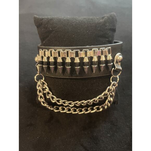 Silver Bullets Chains Style PU Leather Gothic Style Wristband - Picture 4 of 4